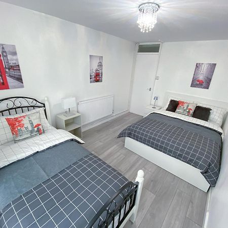 2 Bedroom Flat, Dalston Junction, Лондон Екстериор снимка