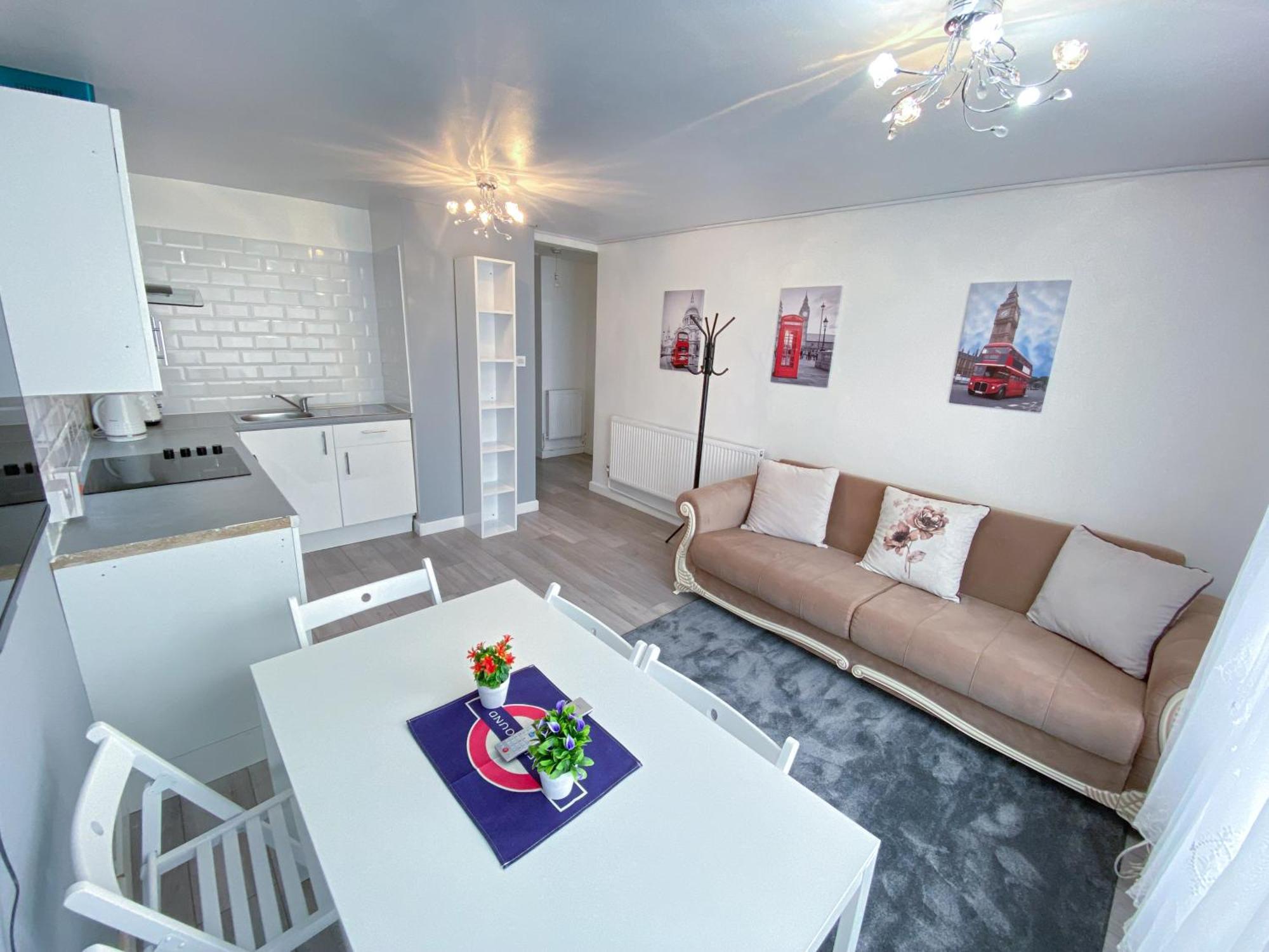 2 Bedroom Flat, Dalston Junction, Лондон Екстериор снимка